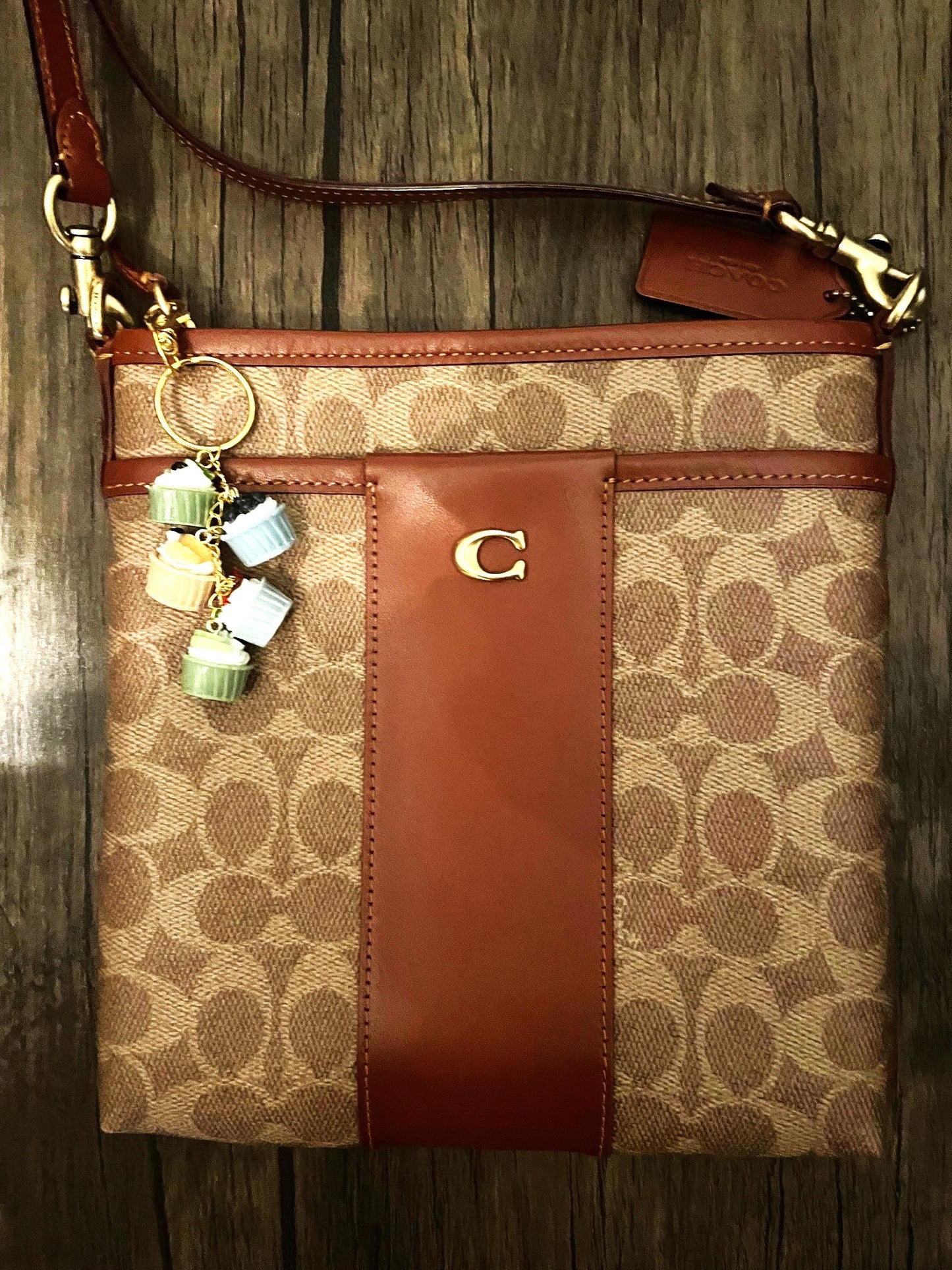 Love Cupcakes Gold Bag Charm